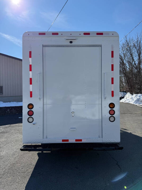 2020 Freightliner MT45 Chassis