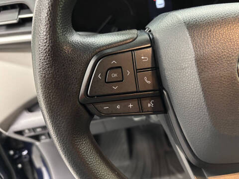 2022 Toyota Sienna LE 8-Passenger