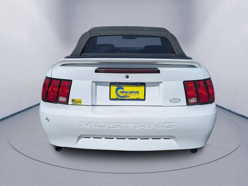 2000 Ford Mustang