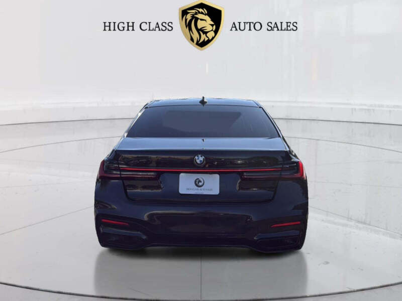 2022 BMW 7 Series 740i