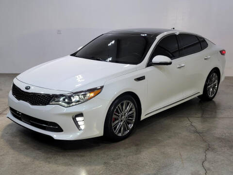 2018 Kia Optima for sale at PINGREE AUTO SALES INC in Crystal Lake IL