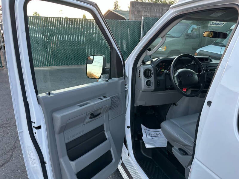 2012 Ford E-Series E-350 SD