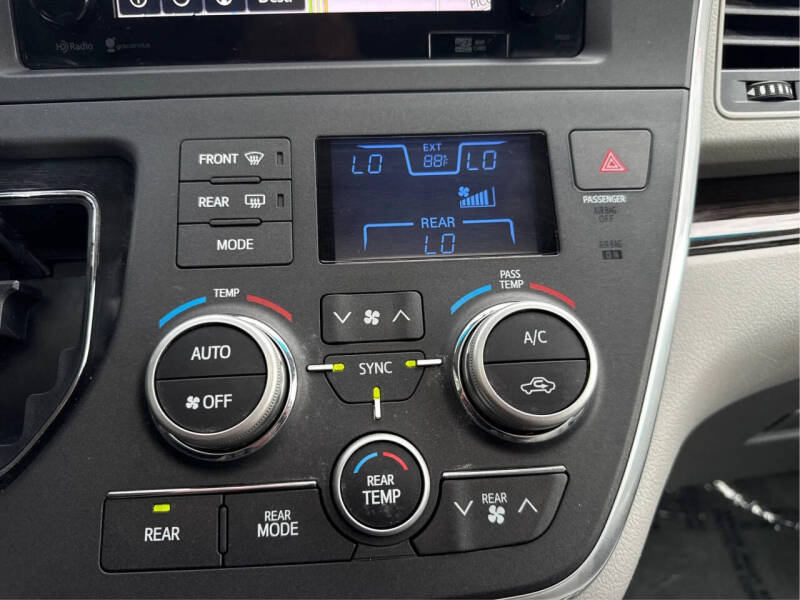 2015 Toyota Sienna