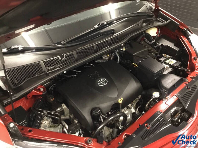 2017 Toyota Sienna LE 7-Passenger