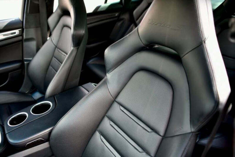 2018 Porsche Panamera Turbo S E-Hybrid