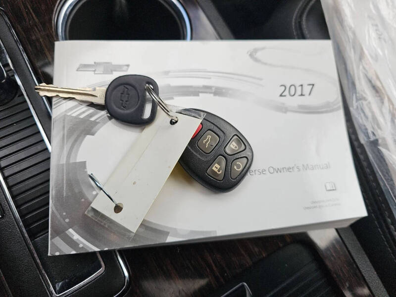 2017 Chevrolet Traverse LT