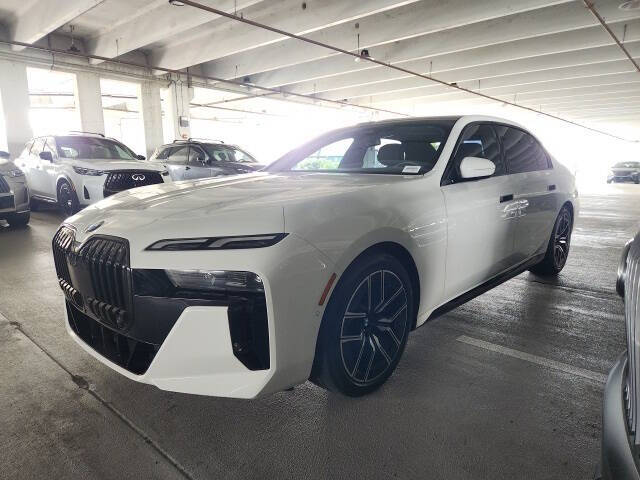 2023 BMW 7 Series 740i