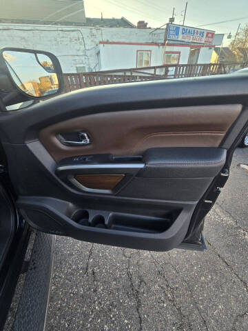 2017 Nissan Titan Platinum Reserve