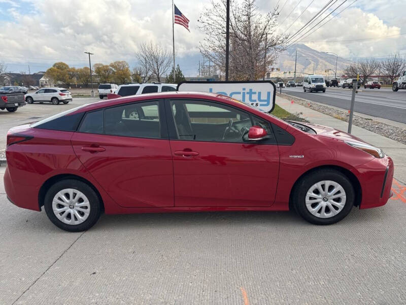 2022 Toyota Prius LE