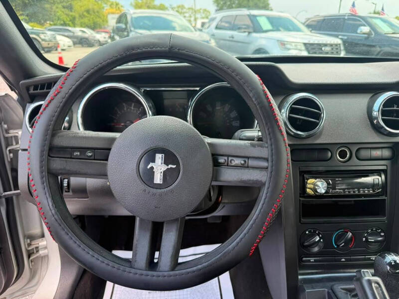 2006 Ford Mustang V6 Standard