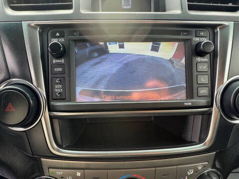 2013 Toyota Highlander SE