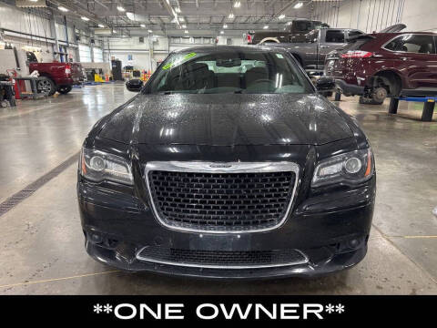 2014 Chrysler 300 SRT8 Core