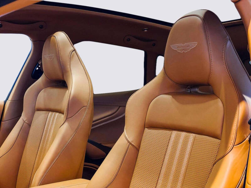 2026 Aston Martin DBX 707
