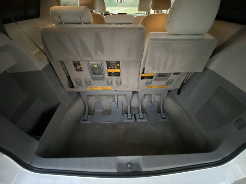 2014 Toyota Sienna L 7-Passenger
