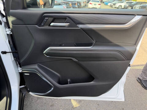 2024 GMC Acadia Elevation