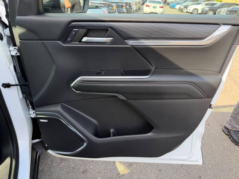2024 GMC Acadia Elevation