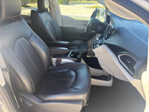 2019 Chrysler Pacifica Touring L