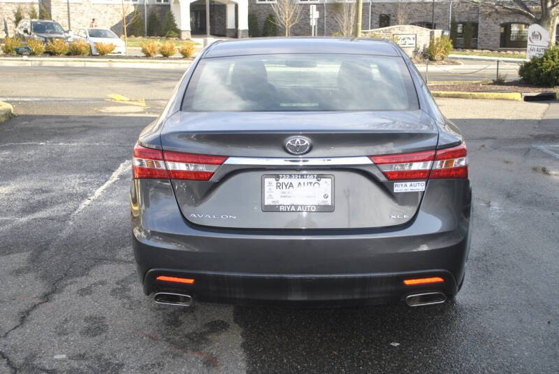 2013 Toyota Avalon XLE