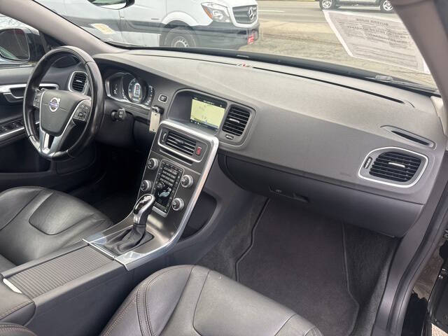 2015 Volvo V60 Cross Country T5