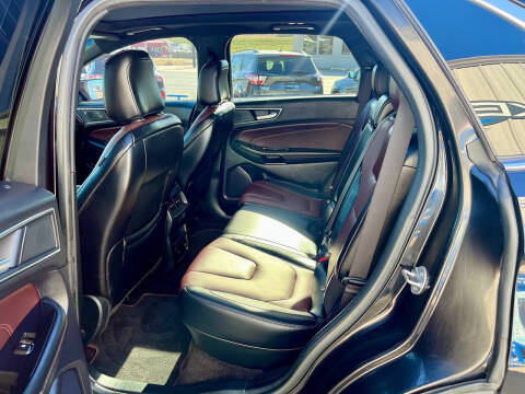 2020 Ford Edge Titanium