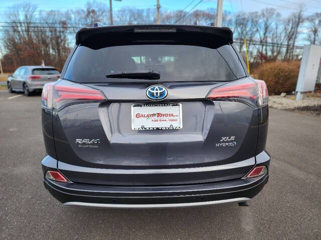 2017 Toyota RAV4 Hybrid XLE