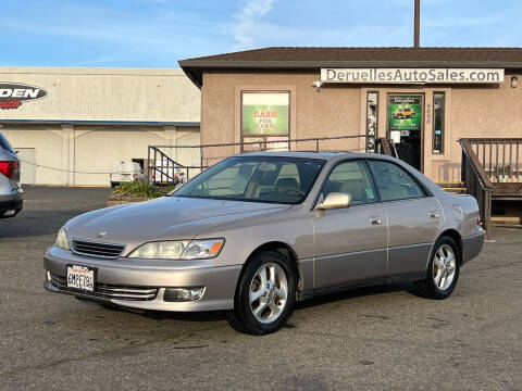 2001 Lexus ES 300 for sale at Deruelle's Auto Sales in Shingle Springs CA