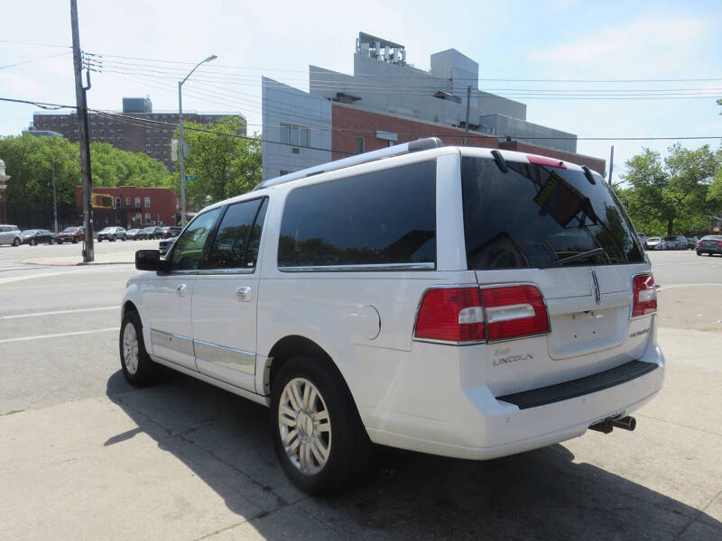 2013 Lincoln Navigator L