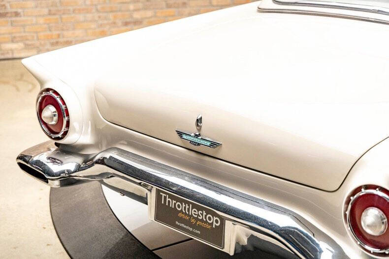 1957 Ford Thunderbird