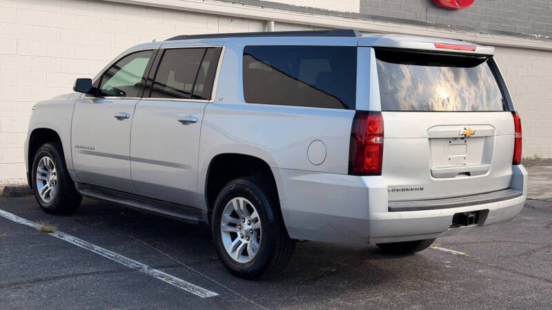 2017 Chevrolet Suburban LT