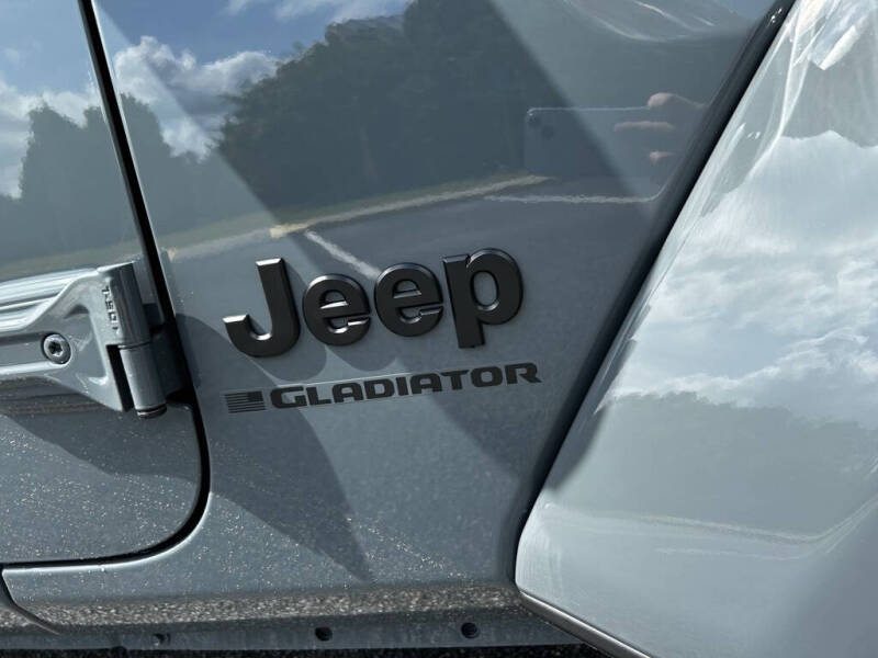 2025 Jeep Gladiator Sport