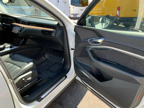 2019 Audi e-tron quattro Prestige