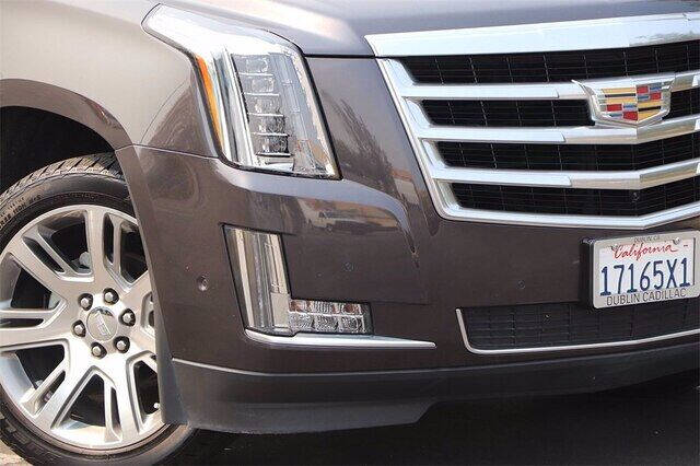 2017 Cadillac Escalade Luxury