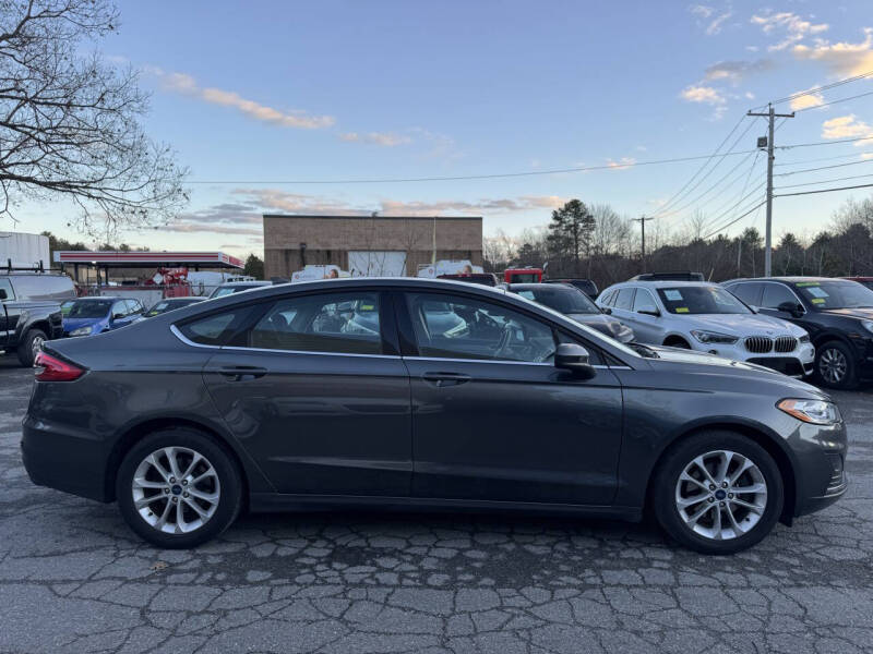 2020 Ford Fusion SE