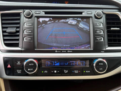 2016 Toyota Highlander LE