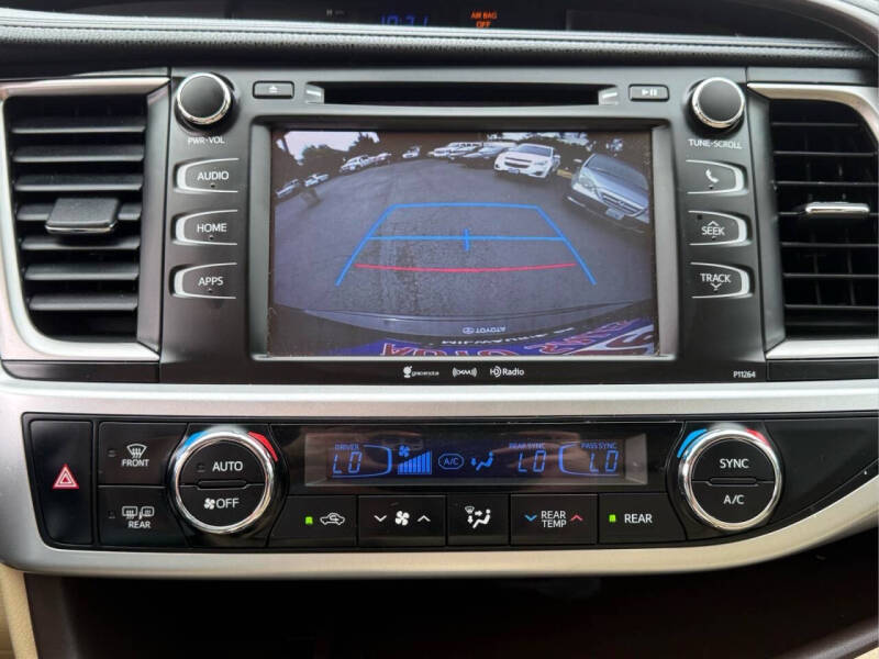 2016 Toyota Highlander LE