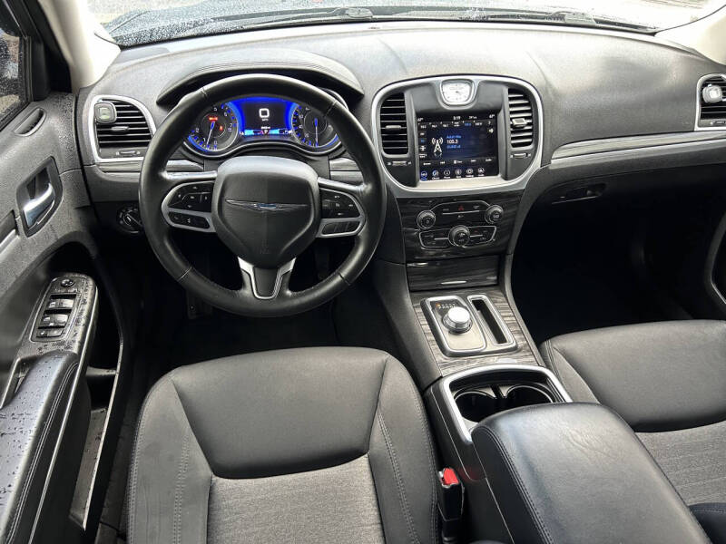 2021 Chrysler 300 Touring