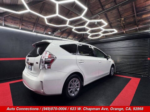 2013 Toyota Prius v Three