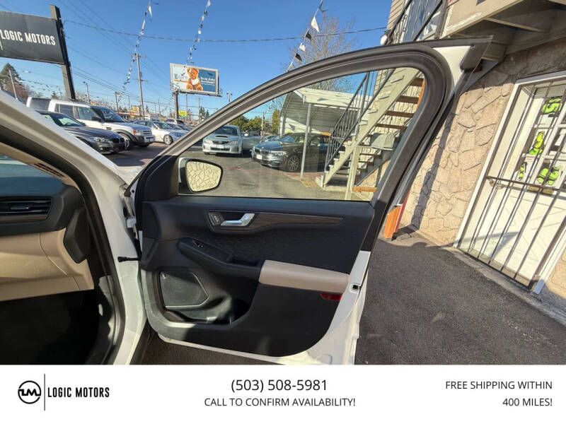 2020 Ford Escape Titanium