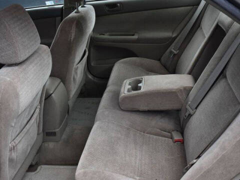 2004 Toyota Camry LE