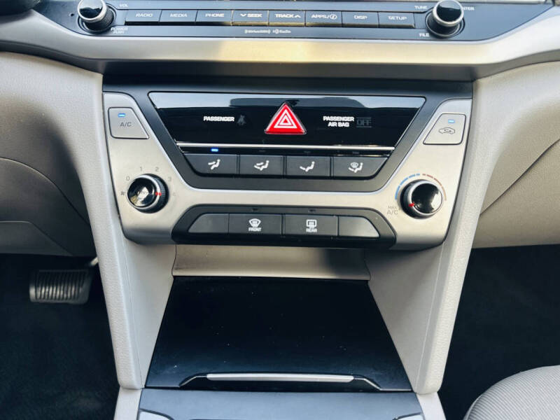 2018 Hyundai Elantra SEL