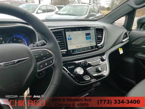 2025 Chrysler Pacifica Select