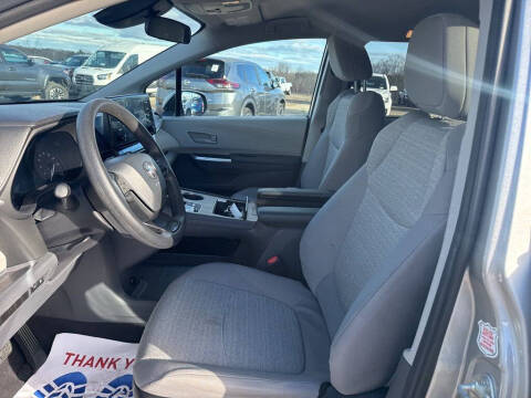 2024 Toyota Sienna LE 8-Passenger