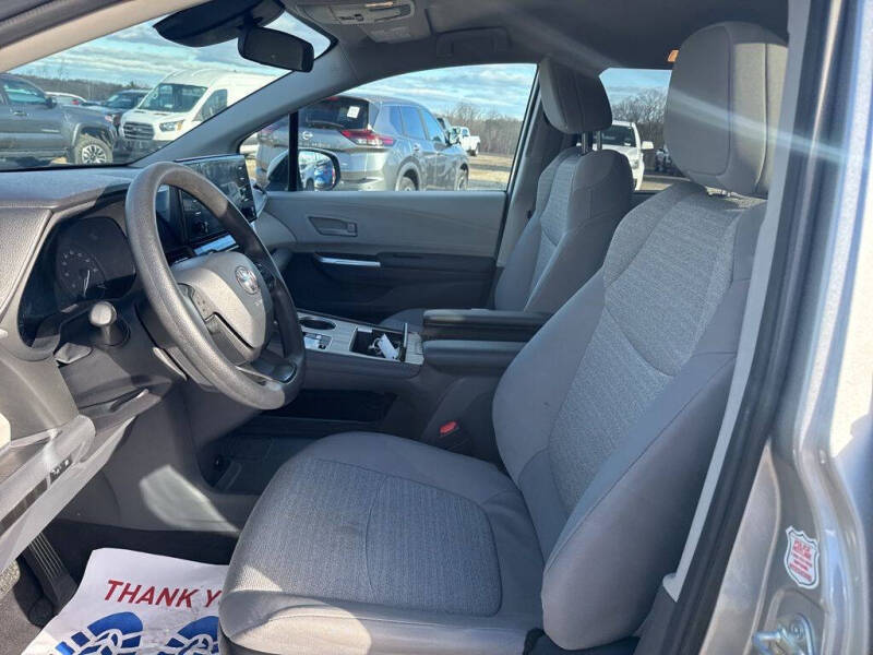 2024 Toyota Sienna LE 8-Passenger