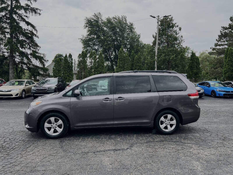 2014 Toyota Sienna LE 8-Passenger