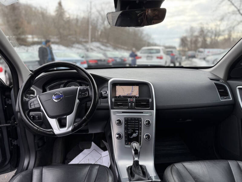 2017 Volvo XC60 T5 Dynamic