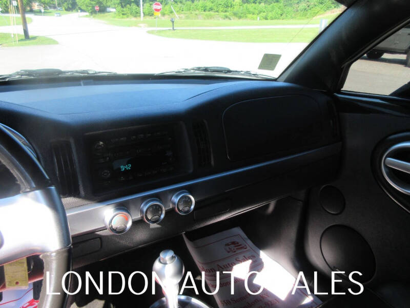 2004 Chevrolet SSR LS