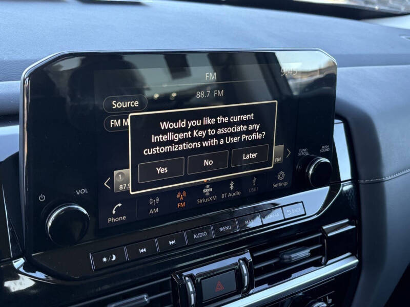 2025 Nissan Pathfinder SL