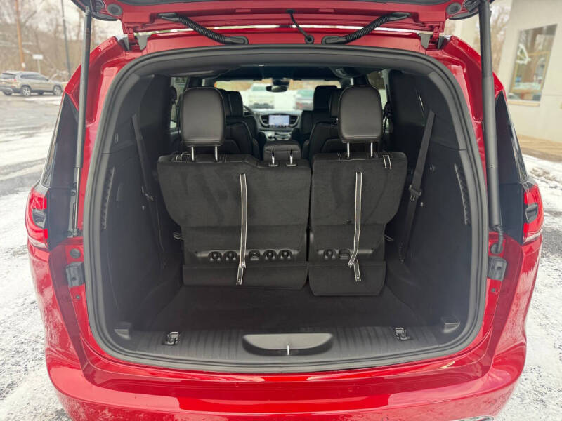 2026 Chrysler Pacifica Select