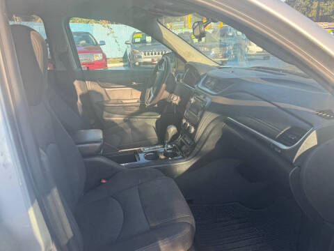 2017 Chevrolet Traverse LT