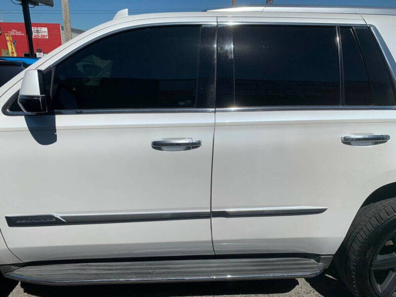 2016 Cadillac Escalade Luxury Collection